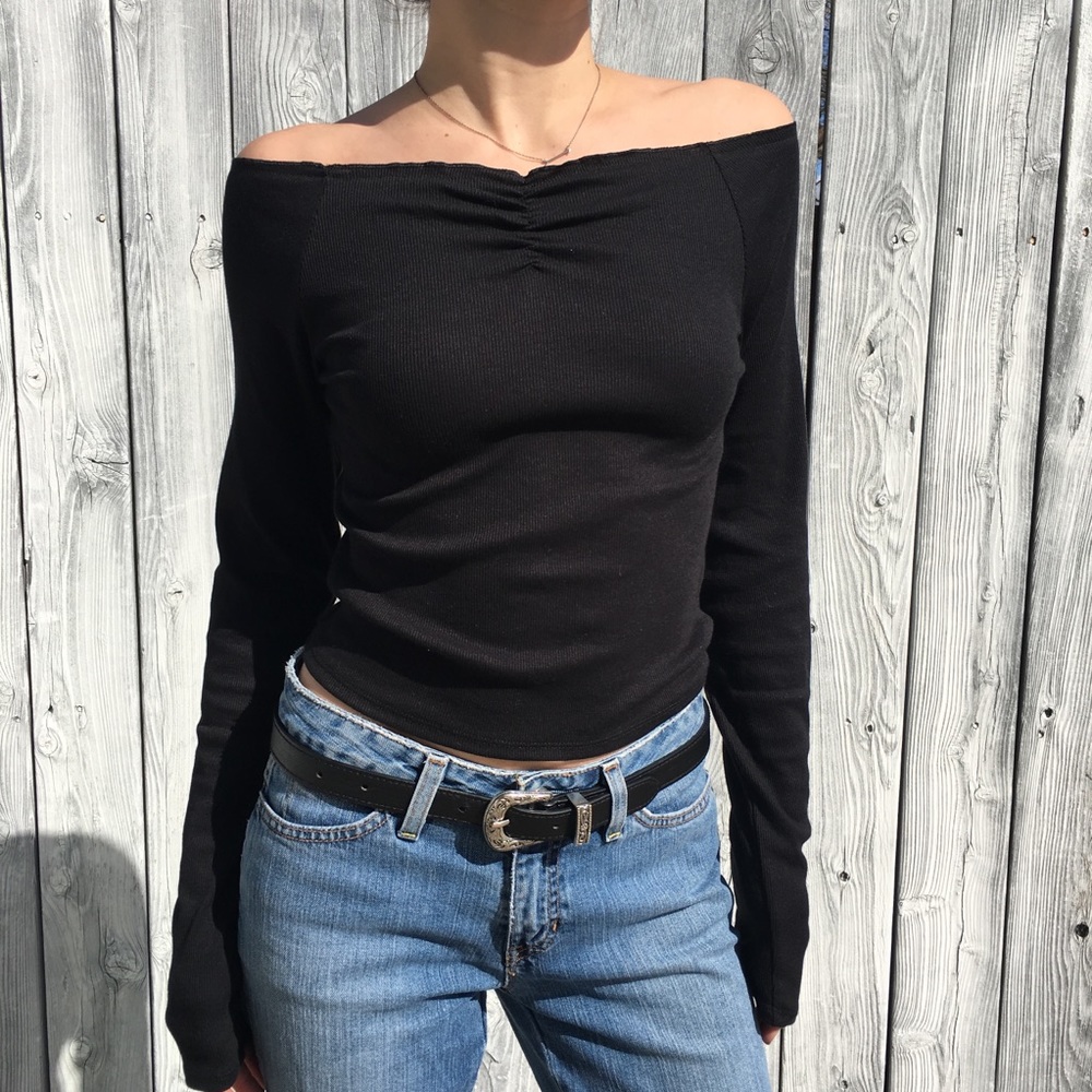 Black Wideneck Longsleeve